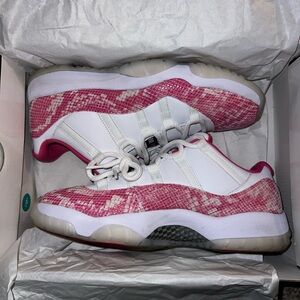 Air Jordan 11 Retro Low Sneakers